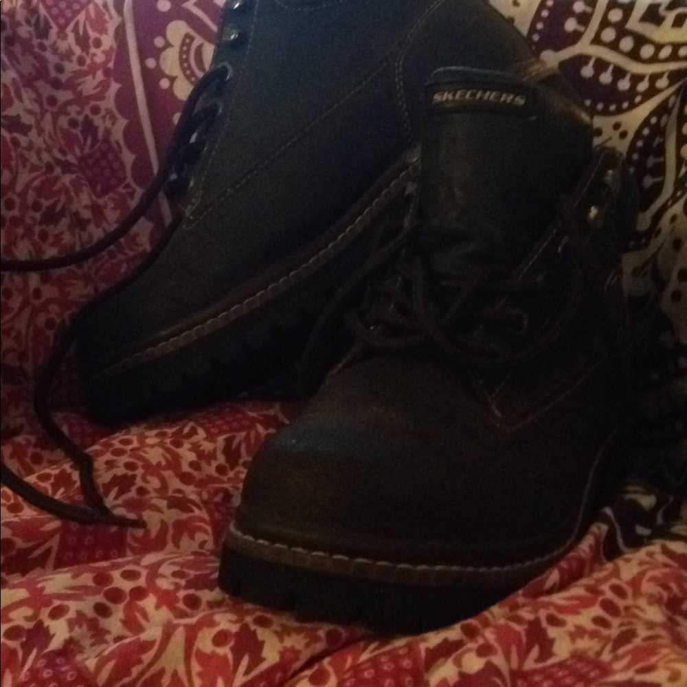 Brown ankle tie boots👞